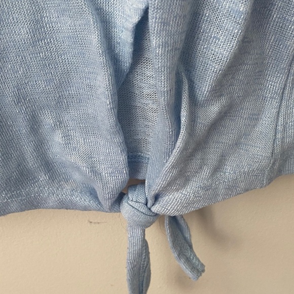 Elegant Light Blue Floral Blouse - Picture 3 of 5